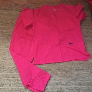 Women’s M Dagacci scrub set hot pink. Pretty, comfy, flattering